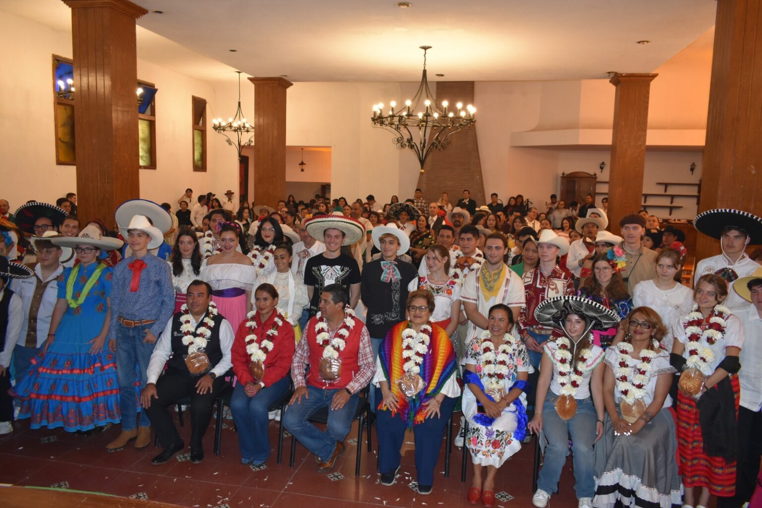 Abuzeid Lozano, destaca la riqueza de México al dar la Bienvenida a Jóvenes Extranjeros en Ixtlahuaca