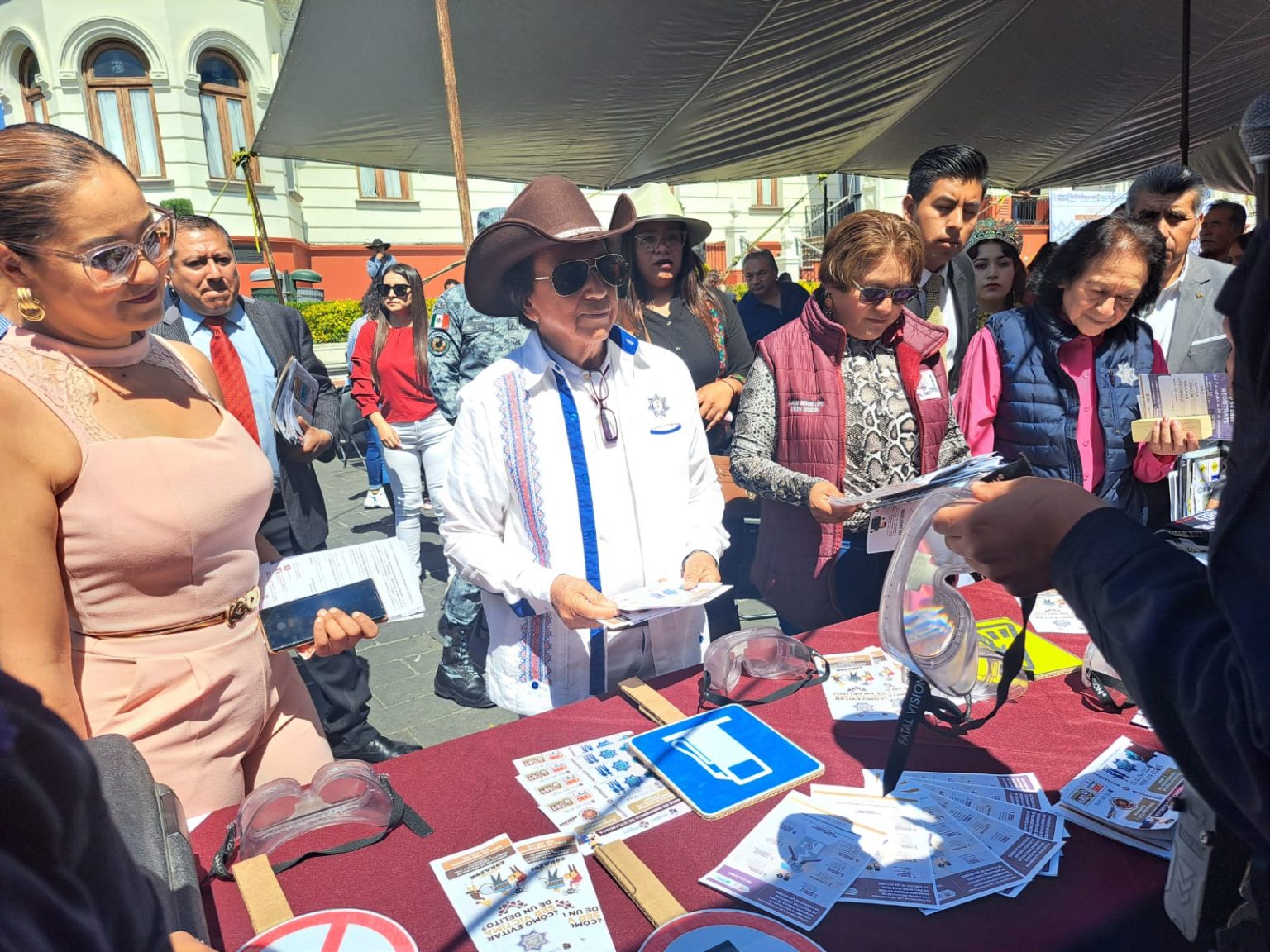 Feria de Seguridad Promueve La Paz y la Unidad Comunitaria En El Oro