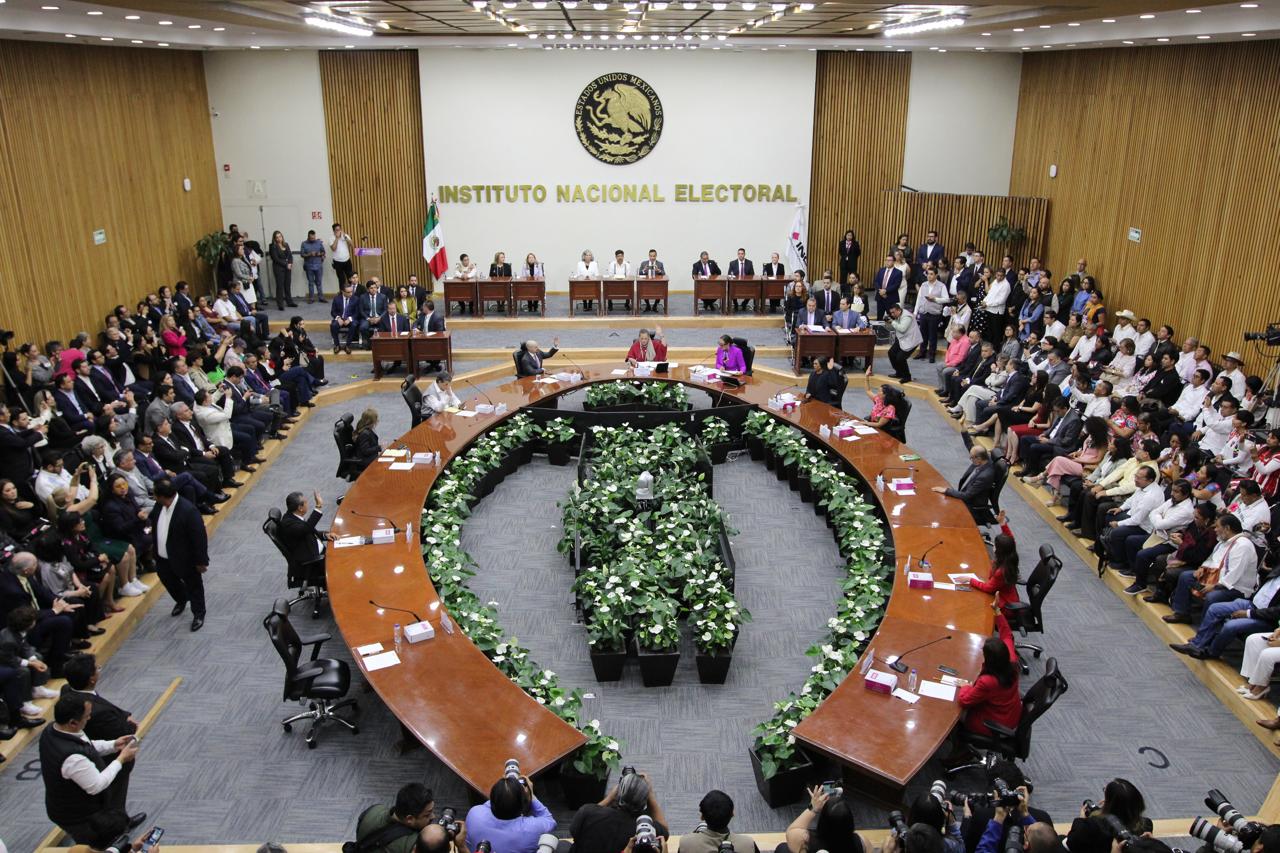 Hugo Aguilar recibe constancia de mayoría como próximo presidente SCJN